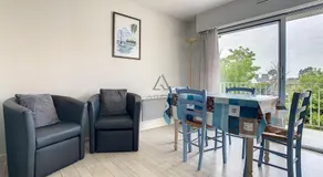 Charmant appartement avec balcon, 1 chambre, parking, à 500m du centre, 1km de la plage - Image 2