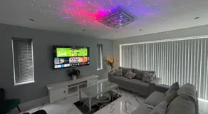 Modern 4 Bedroom Stylish Villa with out-door Hot Tub - Image 2