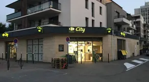 Logement à Brive avec terrasse et climatisation - près de la gare et du centre-ville - Wifi et Stationnement gratuit - Image 4