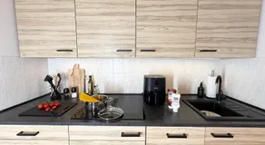Modernes Appartement "ALTE MÄDCHENSCHULE", inkl Stellplatz, E-Bike Ladestation, Boxspringbett, Business, 2 Personen, gratis Kaffee und Tee, WLAN - Image 4