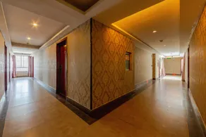 Runfeng Business Hotel - Image 4