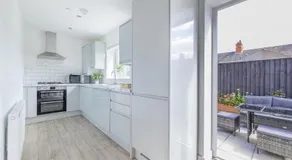 Cleethorpes Holiday Home SLEEPS 6 - Image 3