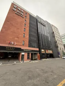 Rosenheim Hotel - Image 4