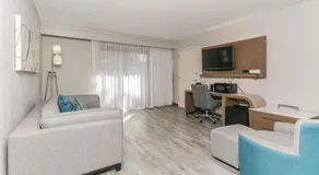 Country Inn & Suites by Radisson, Hampton Coliseum - Image 2