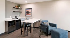 ClubHouse Hotel & Suites Rapid City - Image 4