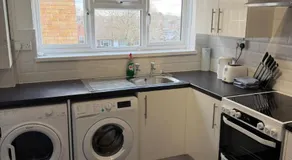 Mimosa - 3 bedroom flat - Colchester, London - Image 4