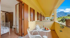 Residence La Perla with Shared Pool - Image 4