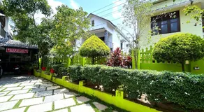 Deluxe Residency - Image 5