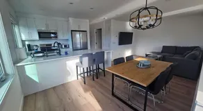 Comfortable Home Near Hospitals and Parks - Image 5