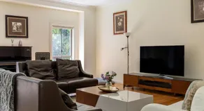 Spacious Home with Ensuites - Image 2