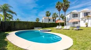 Sunlit 3 BDRM Coastal Villa w Pool and Sea View - Image 3