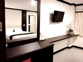 The Capital Hotel - Image 4