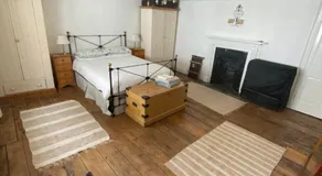 Fermaine, 50m from sea, garden, dogs, town centre - Image 2