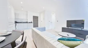 Sophisticated 2 Bedroom apartment in Solihull NEC - Image 3