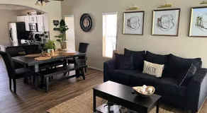 Major Oasis 3 bd, 2 bathPool Jacuzzi Fun mural! - Image 2