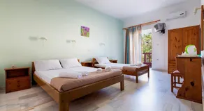 Revekka Rooms Bed & Breakfast - Image 2
