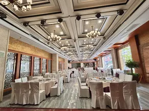 Vienna Hotel Dongguan Tangxia Guanlan Lake Golf Club - Image 4