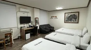 Ekonomy Hotel - Image 2