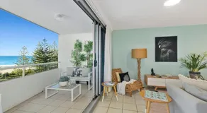 Ambassador Beachfront Burleigh Heads - Image 3