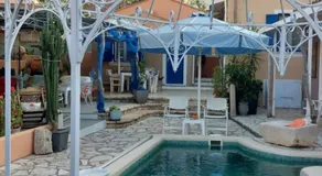 Niriides Apartments & Studio - Image 4