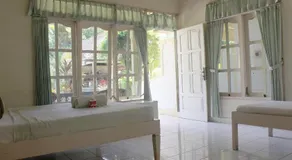 Taman Lily's Hotel - Image 2