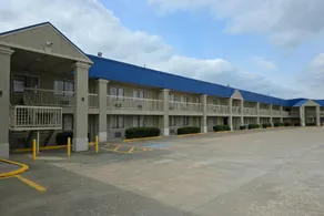 Baymont by Wyndham McAlester Hwy 69 - Image 3