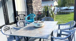 2 whole houses, Fire pit, Game room, feel at home. - Image 4