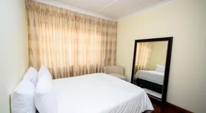 Airport Lodge Hotel - Image 2