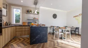 Oneira Rooms - Image 2