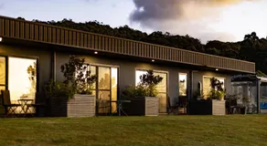 Hanging Rock Views - Image 4