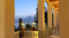 Tinion Hotel - Image 2