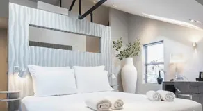 Fresh, Modern suite near top city hotspots - Image 2