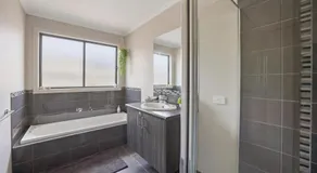 2 Thruxton St Cowes - Image 2