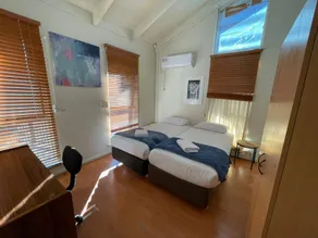 Group house with views of the salt pool and spa - Image 4