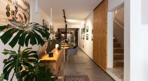 O VIOLAS - Art Coffee & Guesthouse - Image 3