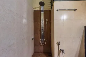 Hotel Pleasant Stay - Image 5
