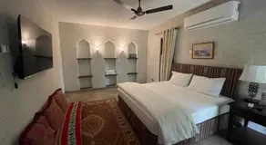 Date Palm Inn - Image 2
