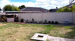 Springvale Hub - Beautiful & spacious queen bed room - Image 5