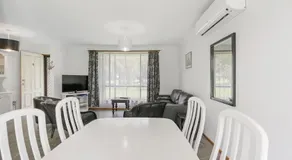 6 Simpson Rd Encounter Bay - No Linen Included - Image 3