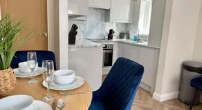 Beautiful City Centre Apartment 2BR - Image 4