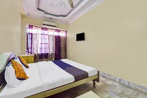 OYO 81137 Hotel Raj - Image 2