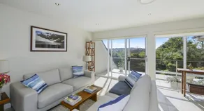 Rhett's Retreat - Townhouse With Private Courtyard - Image 2
