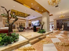 Broma Hotel - Image 2