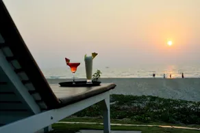 Majestic Beach Comforts - Beachfront - Image 3
