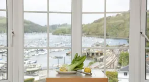 Waterview House, Kingswear - Free Wi-Fi - Awesome Views - Close to Ferry - Image 4