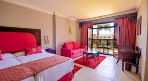 Oasis Beach & Spa - Blue Pearl - Image 2