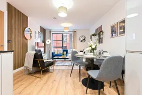 Exclusive Apt in JQ Sleeps 6 - Image 3