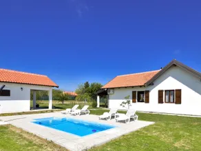 Villa Ena with Pool & Jacuzzi - Image 2