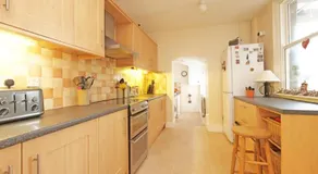 Brylie House, Large Central family home - Image 3