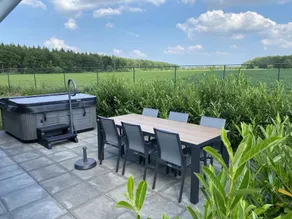 Bungalow avec terrasse et jardin - Image 5